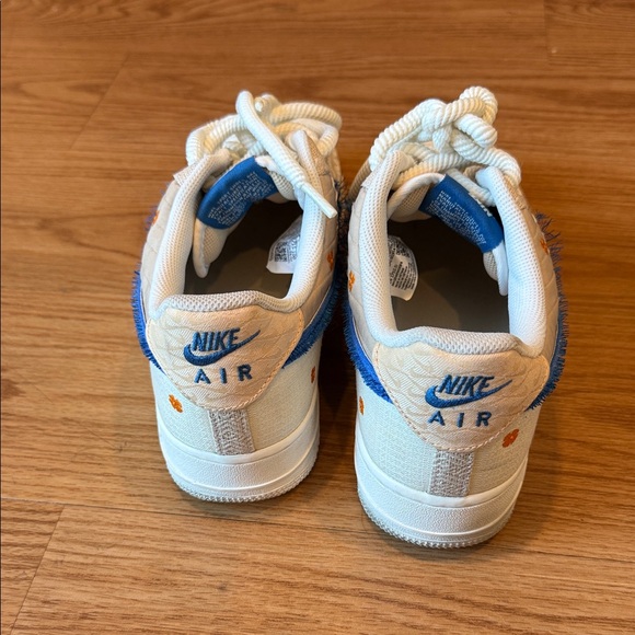 Men’s Nike Air Forces - Picture 3 of 13